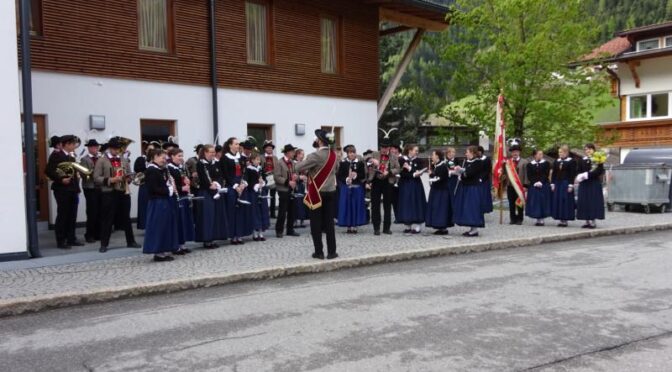 Florianifeier der Freiwilligen Feuerwehr Pfunders