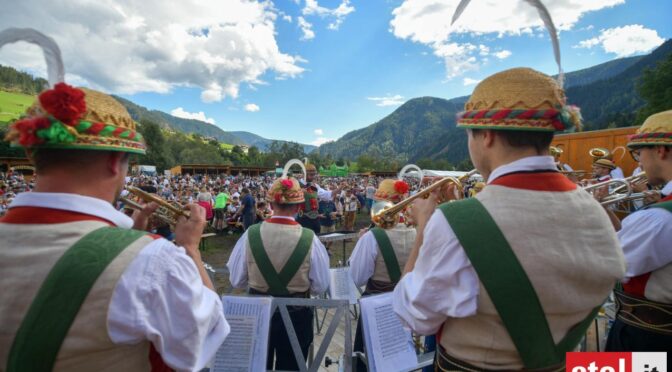 Musikkapelle beim Sarner Kirchtag